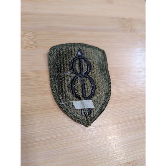 US Army 8th INfantry Division Patch Subdued Black Arrow Eighth Division Uniform - Picture 2 of 3